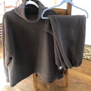 🤎Lou&Grey SET cloud Sherpa mock neck top&joggers